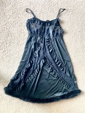Gorgeous Ruffle Faux Fur Lacy Ribbon Black Slip Nightgown